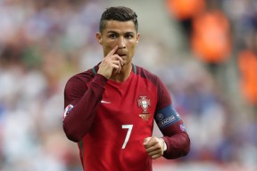 2026国际足联世界杯-Ming赛事新规引众怒，MAD战队怒斥强行造神致争议再升级